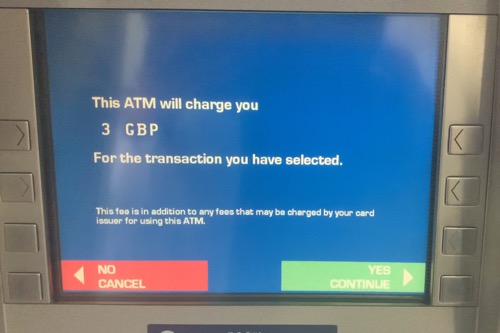 イギリスATMのATMオーナー手数料請求の画面